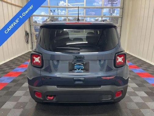 2023 Jeep Renegade Trailhawk