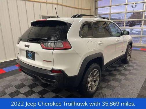 2022 Jeep Cherokee Trailhawk