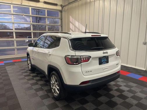 2022 Jeep Compass Latitude Lux