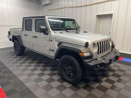 2022 Jeep Gladiator Sport