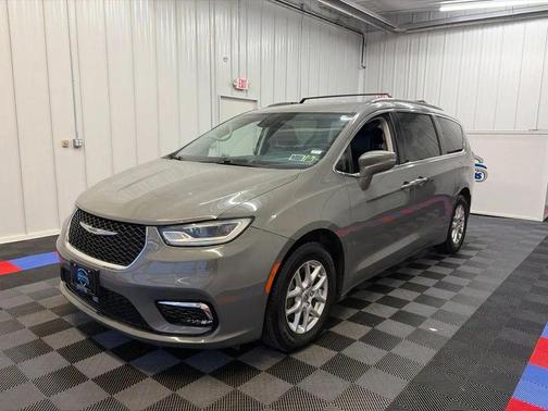 Ceramic Gray Clearcoat 2022 Chrysler Pacifica Touring L