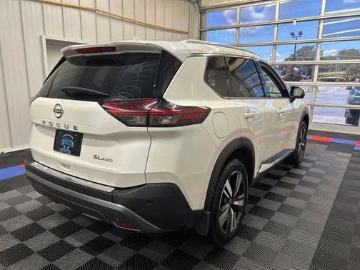 Pearl White Tricoat 2023 Nissan Rogue SL
