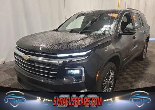 Mosaic Black Metallic 2025 Chevrolet Traverse LT