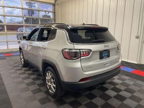 Silver Zynith Metallic Clearcoat 2025 Jeep Compass Limited