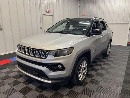 Silver Zynith Metallic Clearcoat 2025 Jeep Compass Limited