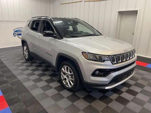 Silver Zynith Metallic Clearcoat 2025 Jeep Compass Limited