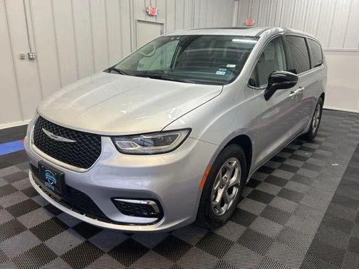 Silver Mist Clearcoat 2024 Chrysler Pacifica Limited