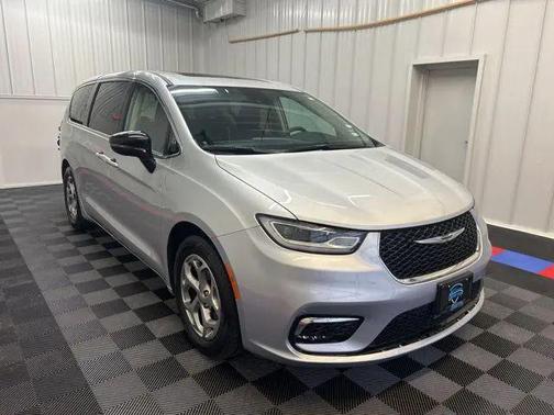 Silver Mist Clearcoat 2024 Chrysler Pacifica Limited