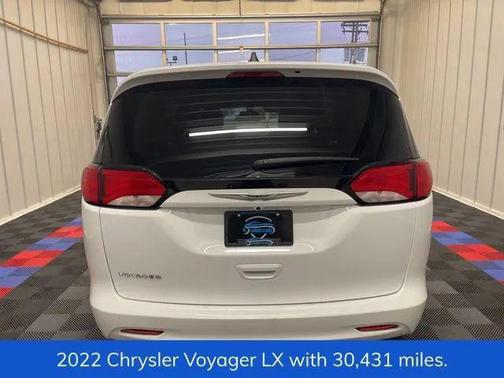 2022 Chrysler Voyager LX