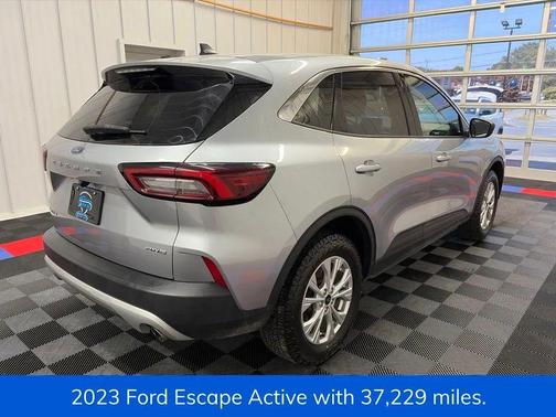 Iconic Silver Metallic 2023 Ford Escape Active