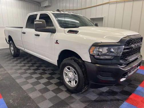 2024 RAM 3500 Tradesman Crew Cab 4x4 8' Box