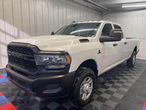 2024 RAM 3500 Tradesman Crew Cab 4x4 8' Box