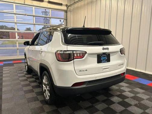 Bright White Clearcoat 2025 Jeep Compass Limited
