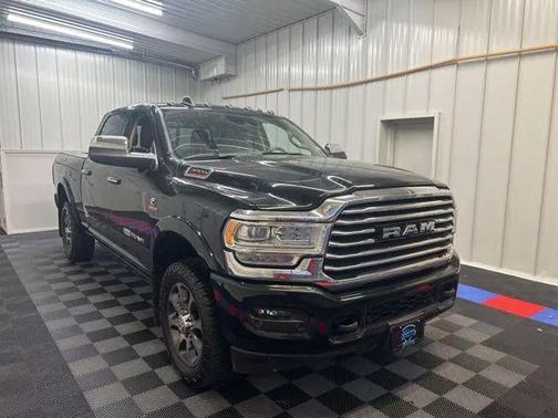 Diamond Black Crystal Pearlcoat 2020 RAM 3500 Longhorn
