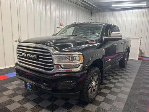 Diamond Black Crystal Pearlcoat 2020 RAM 3500 Longhorn