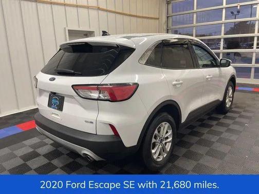 2020 Ford Escape SE