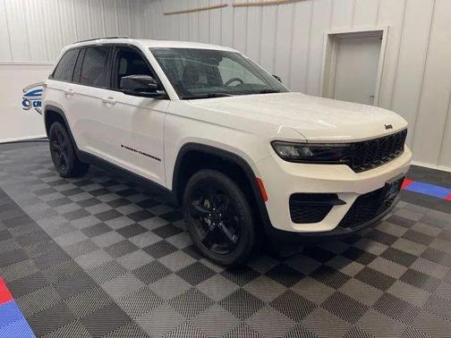 2022 Jeep Grand Cherokee Altitude