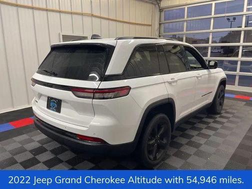 2022 Jeep Grand Cherokee Altitude