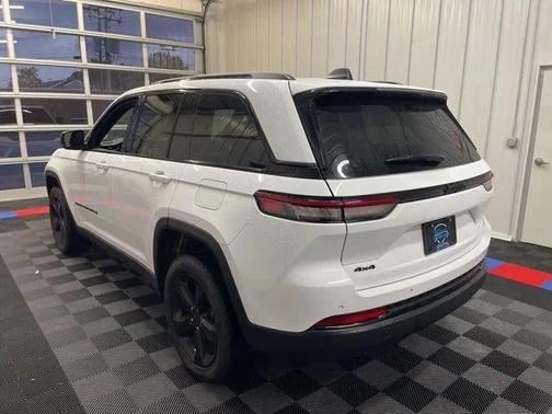 2022 Jeep Grand Cherokee Altitude