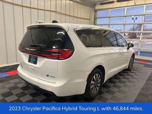 2023 Chrysler Pacifica Hybrid Touring L