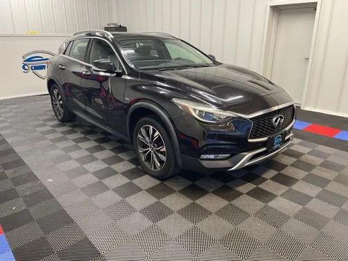 2018 INFINITI QX30 Luxury