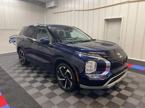 2024 Mitsubishi Outlander SE Black Edition w/Pano Roof S-AWC