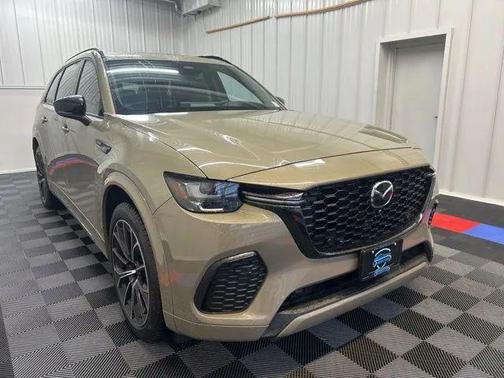 Zircon Sand Metallic 2025 Mazda CX-70 3.3 Turbo S Premium