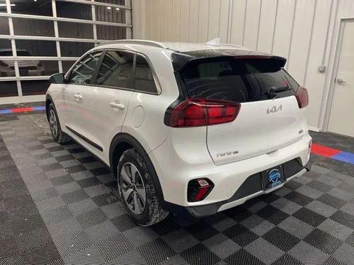 2022 Kia Niro LX