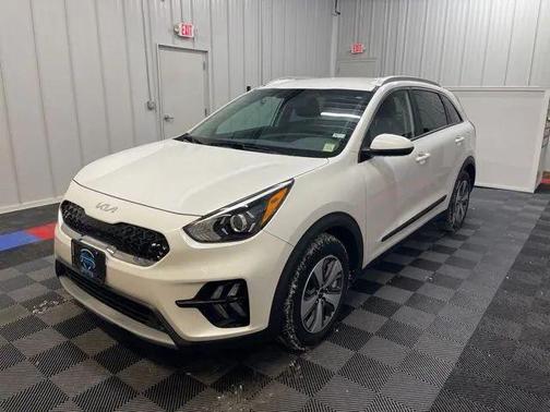 2022 Kia Niro LX