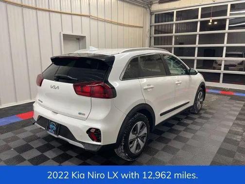 2022 Kia Niro LX