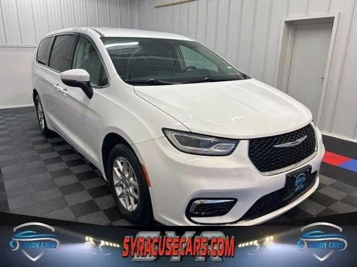 Bright White Clearcoat 2023 Chrysler Pacifica Touring L