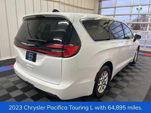 Bright White Clearcoat 2023 Chrysler Pacifica Touring L