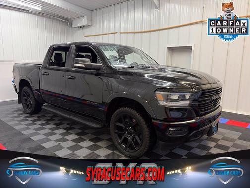 Diamond Black Crystal Pearlcoat 2022 RAM 1500 Laramie