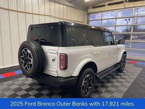 Oxford White 2025 Ford Bronco Outer Banks