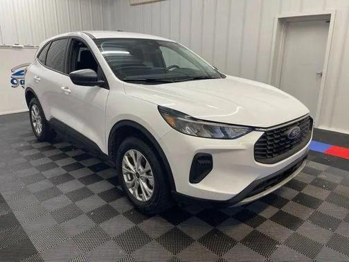 Oxford White 2025 Ford Escape Active