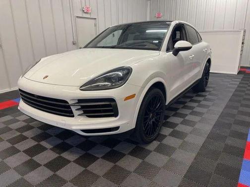 White 2022 Porsche Cayenne S