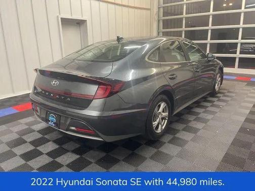 2022 Hyundai SONATA SE