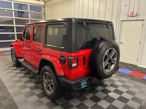 2023 Jeep Wrangler 4-Door Sahara