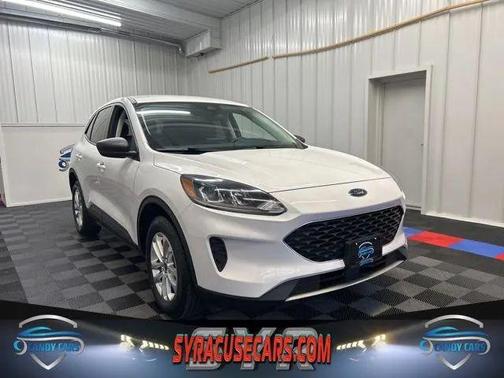 Oxford White 2022 Ford Escape SE