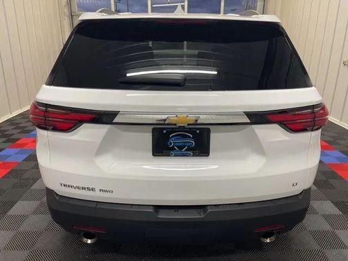 Summit White 2023 Chevrolet Traverse LT Cloth