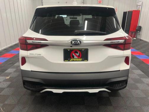 Snow White Pearl 2021 Kia Seltos LX