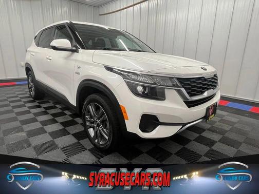 Snow White Pearl 2021 Kia Seltos LX