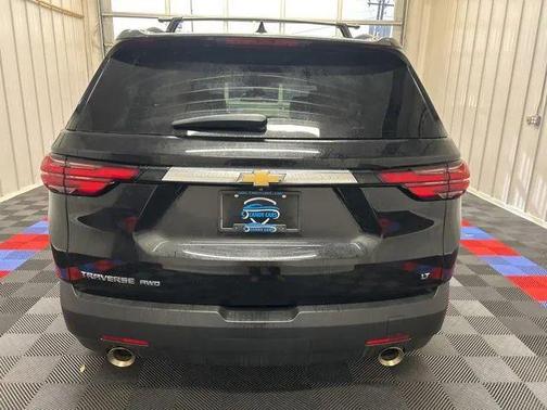 Mosaic Black Metallic 2023 Chevrolet Traverse LT Leather