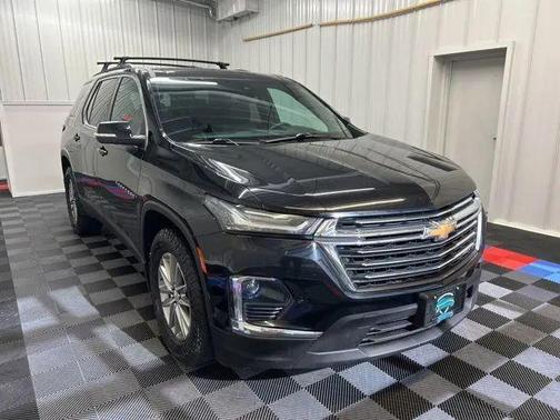 Mosaic Black Metallic 2023 Chevrolet Traverse LT Leather