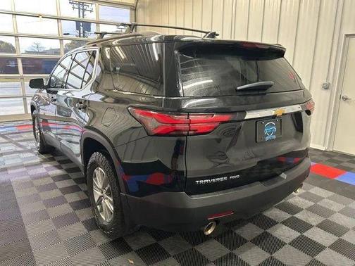 Mosaic Black Metallic 2023 Chevrolet Traverse LT Leather