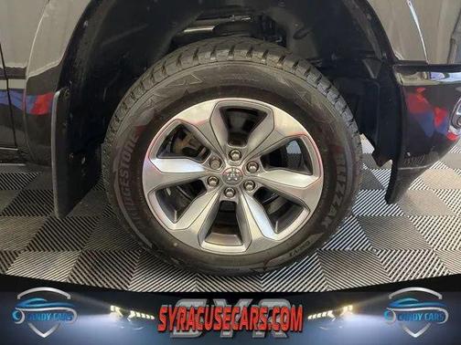 Diamond Black Crystal Pearlcoat 2022 RAM 1500 Limited