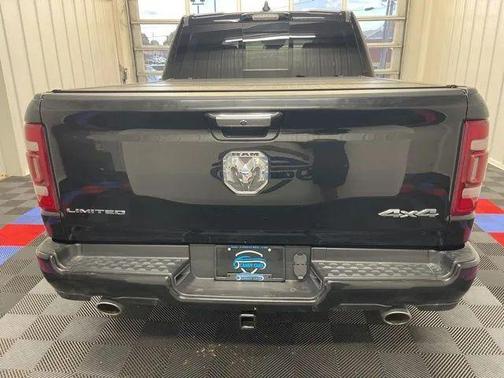 Diamond Black Crystal Pearlcoat 2022 RAM 1500 Limited