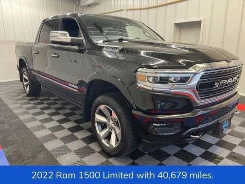 Diamond Black Crystal Pearlcoat 2022 RAM 1500 Limited