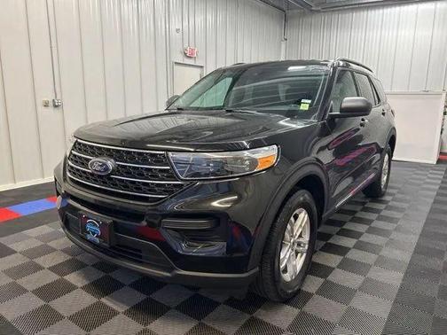 Agate Black Metallic 2023 Ford Explorer XLT