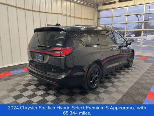 2024 Chrysler Pacifica Hybrid Premium S Appearance Pkg